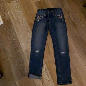 WHBM Slim Crop distressed jeans with sparkly detailing on pockets. Size 00